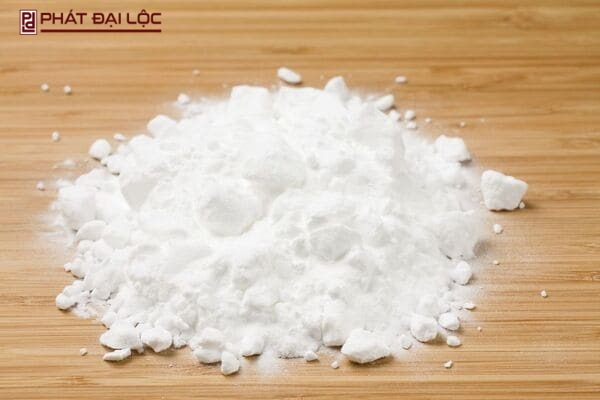 Bột baking soda phát huy vai trò trong việc trị mụn