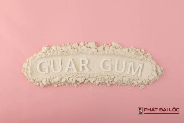 Guar Gum là dạng bột mịn màu trắng có tính chất làm đặc và chất ổn định